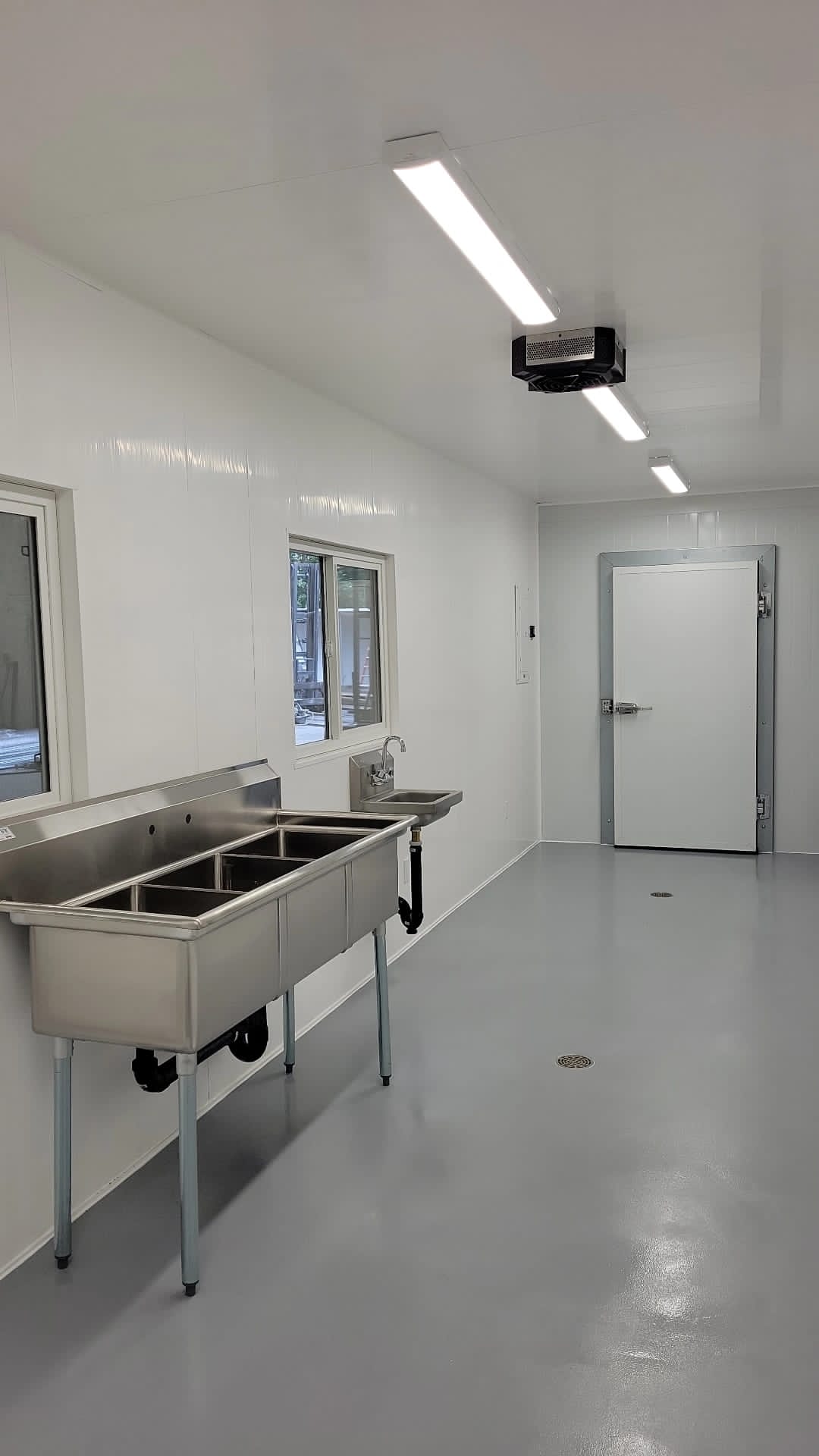Food Processing Unit With Walk in Cooler - Metro Container PTY LTD
